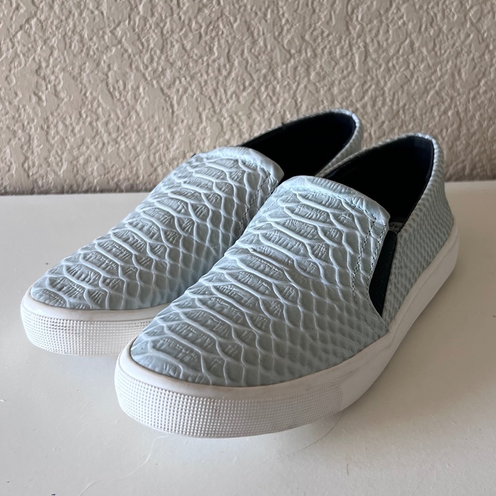 H by Halston Slip On Leather Sneaker sz 6.5
